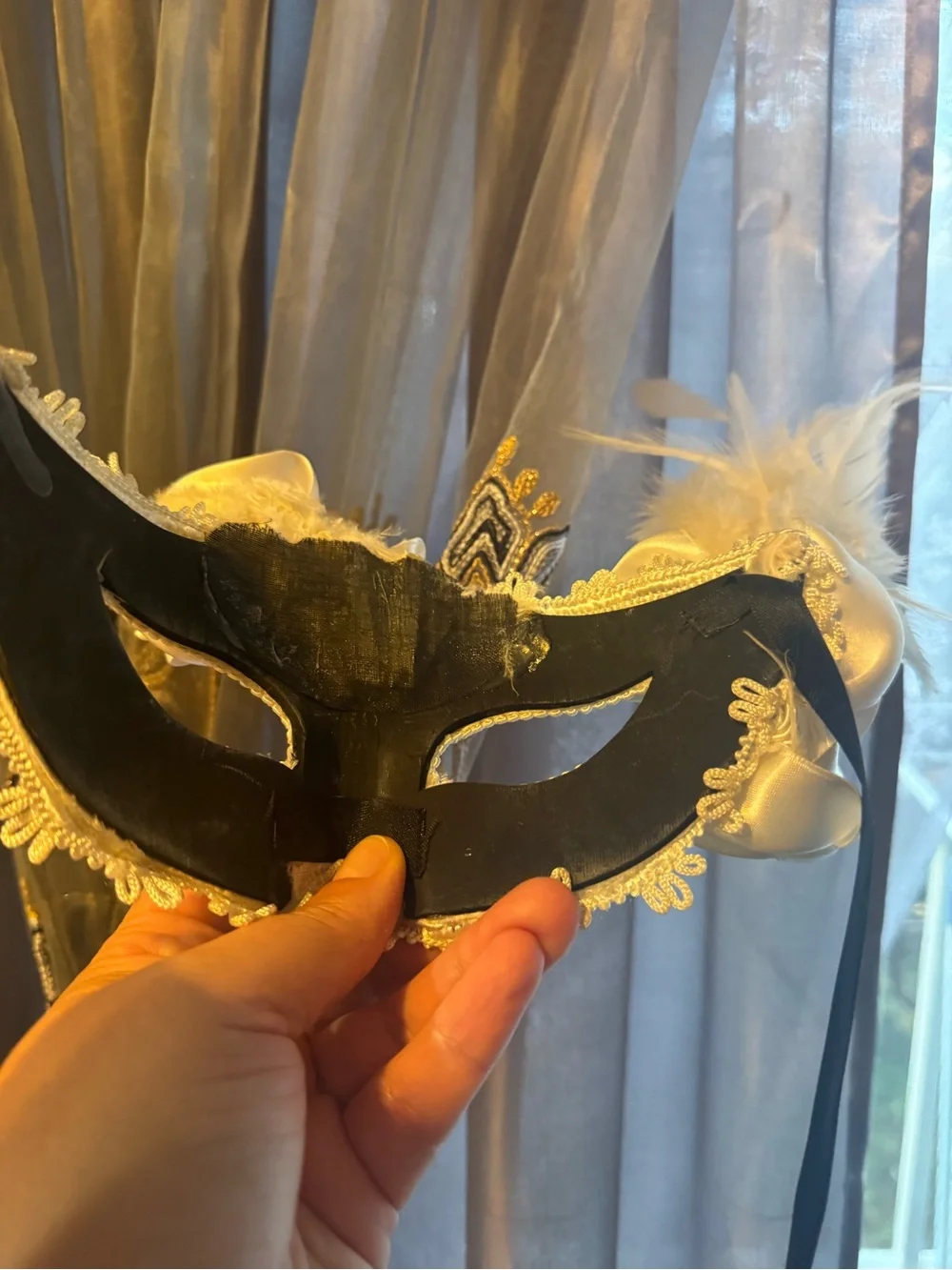 Elegant Ivory Floral Masquerade Eye Mask - Women Accessories Watches